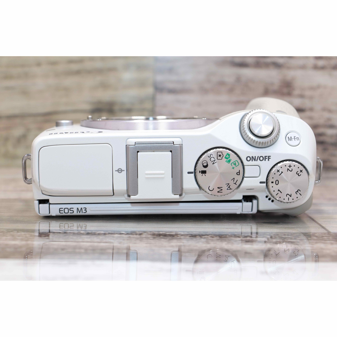 美品】Wi-Fi &自撮り Canon キャノン EOS M3 労せ レンズキット 美品】Wi-Fi &自撮り Canon キャノン EOS M3 労せ レンズキット