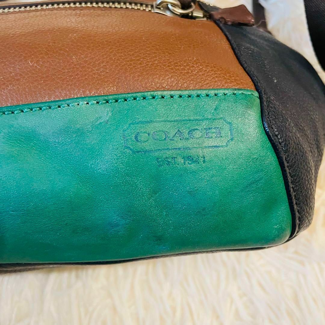 COACH(コーチ)のコーチ＊ボディーバッグ ウエストポーチ レザー マルチカラー ブラウン ネイビー メンズのバッグ(ボディーバッグ)の商品写真