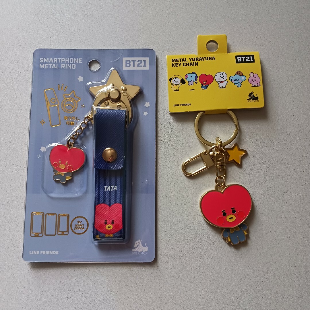 防弾少年団(BTS)(ボウダンショウネンダン)のBTS BT21 TATA❤ キーホルダー スマホリング エンタメ/ホビーのおもちゃ/ぬいぐるみ(キャラクターグッズ)の商品写真