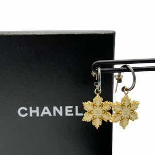 シャネル(CHANEL)の⭐️美品⭐️ シャネル ココマーク ロゴ ピアス ゴールド 雪の結晶(ピアス)