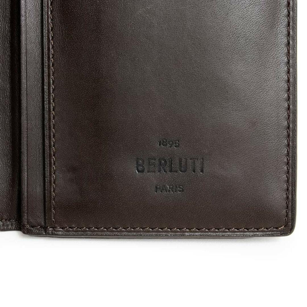 Berluti(ベルルッティ)のベルルッティ サンタル スクリットレザー ジップロングウォレット カリグラフィ 二つ折り長財布 ヴェネチアレザー カーキブラウン 茶 アンティークシルバー金具 SANTAL_NEO-JOUR-V2 Berluti（美品） メンズのファッション小物(長財布)の商品写真