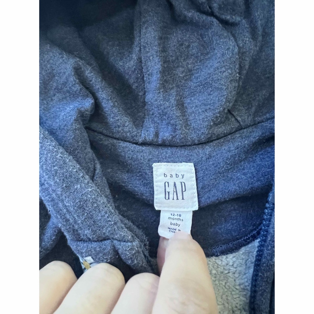 GAP パーカー キッズ/ベビー/マタニティのベビー服(~85cm)(トレーナー)の商品写真