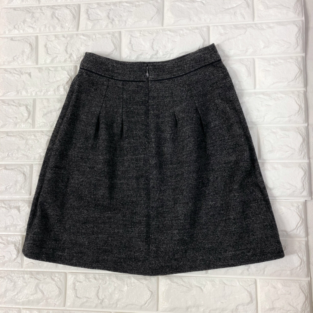 kumikyoku（組曲）(クミキョク)の組曲（サイズS1）小さいサイズのグレーのウールスカート レディースのスカート(ミニスカート)の商品写真