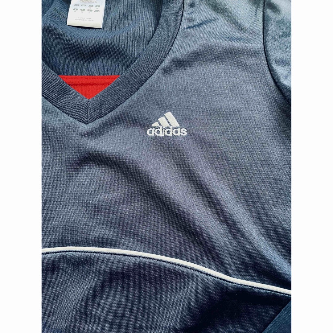 adidas(アディダス)のadidas アディダス　長袖Tシャツ　ネイビー　ポリエステル　スポーツ　V レディースのトップス(Tシャツ(長袖/七分))の商品写真