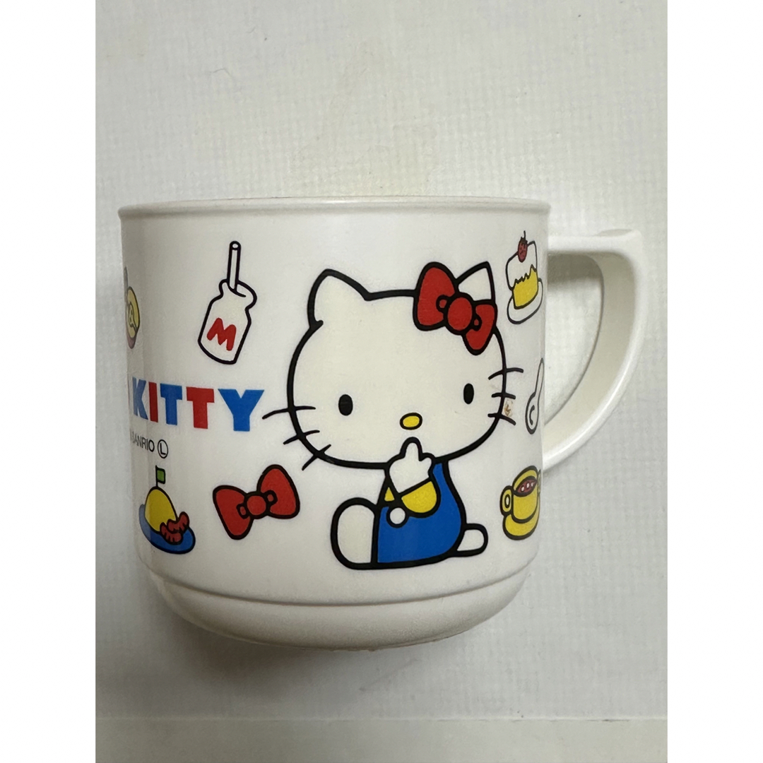 ハローキティ(ハローキティ)のHELLO KITTY マグカップ　ハローキティ　サンリオ　SANRIO エンタメ/ホビーのおもちゃ/ぬいぐるみ(キャラクターグッズ)の商品写真