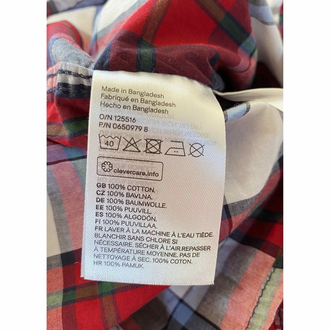 H&M(エイチアンドエム)の【98】H&Mチェック柄長袖コットンシャツ　赤キッズ男の子襟付きシャツ キッズ/ベビー/マタニティのキッズ服男の子用(90cm~)(ブラウス)の商品写真