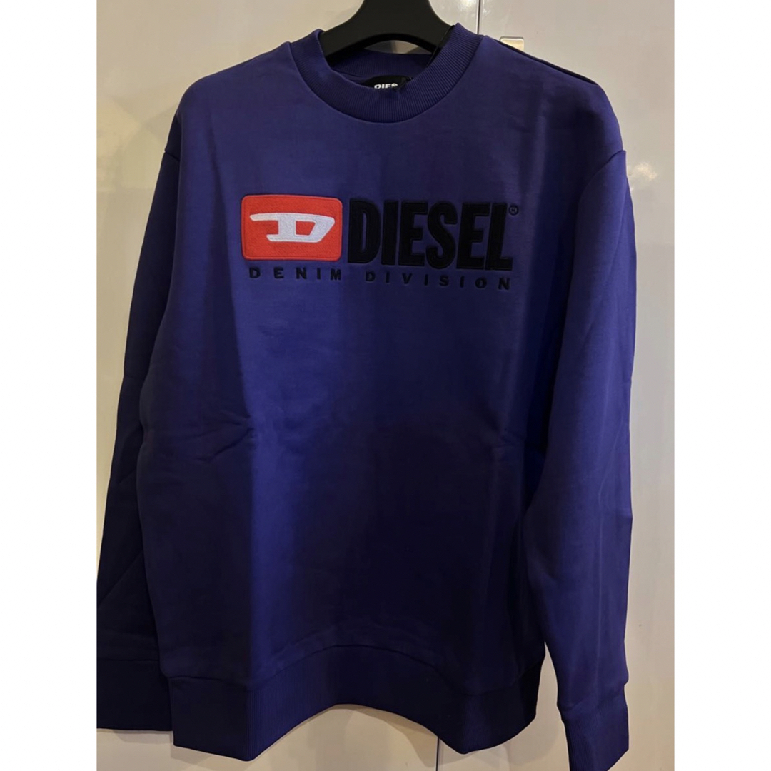 DIESEL(ディーゼル)の新品未使用！ディーゼル  DIESEL  トレーナー　パープルXＬ メンズのトップス(スウェット)の商品写真