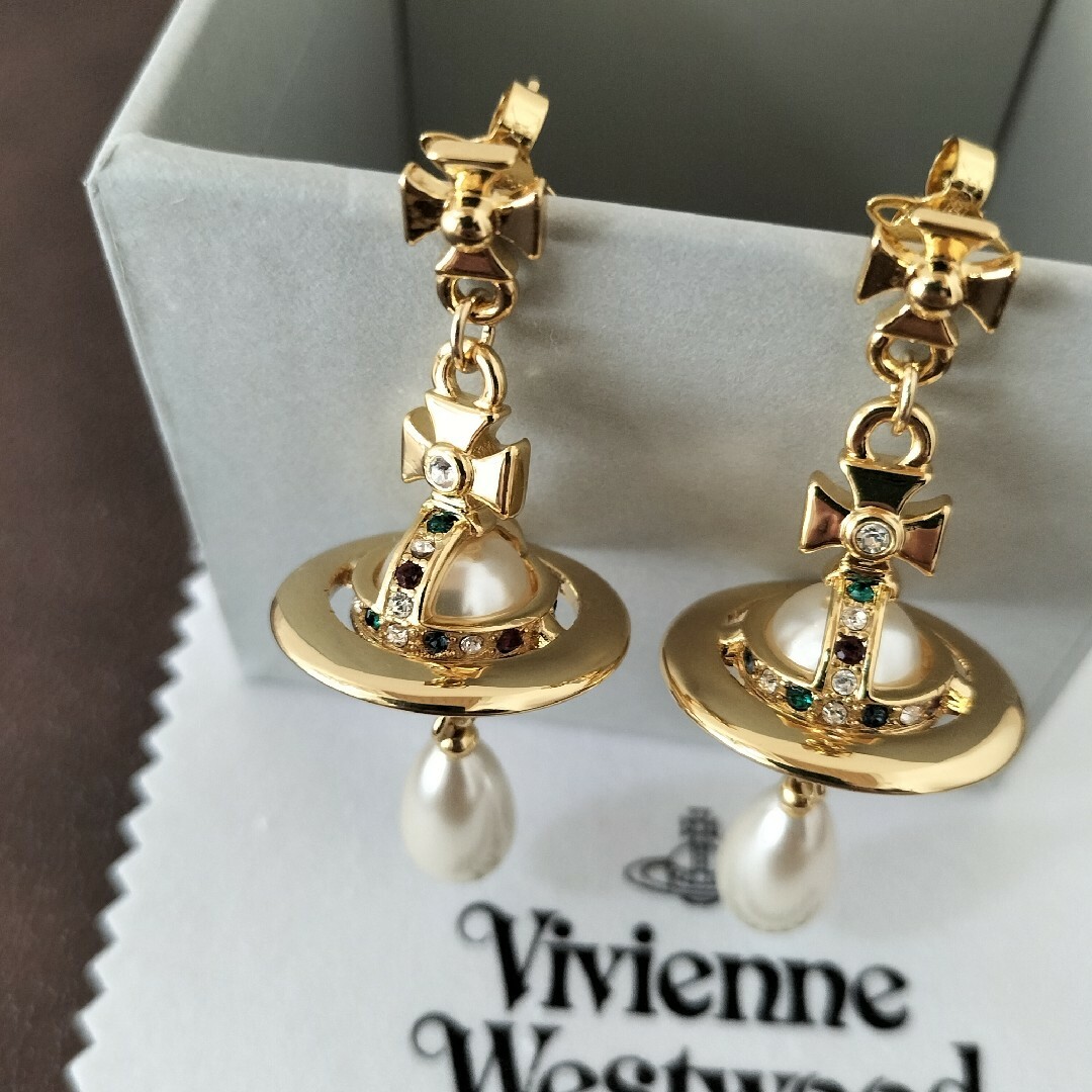 Vivienne Westwood(ヴィヴィアンウエストウッド)のヴィヴィアンウエストウッド　パールピアス レディースのアクセサリー(ピアス)の商品写真