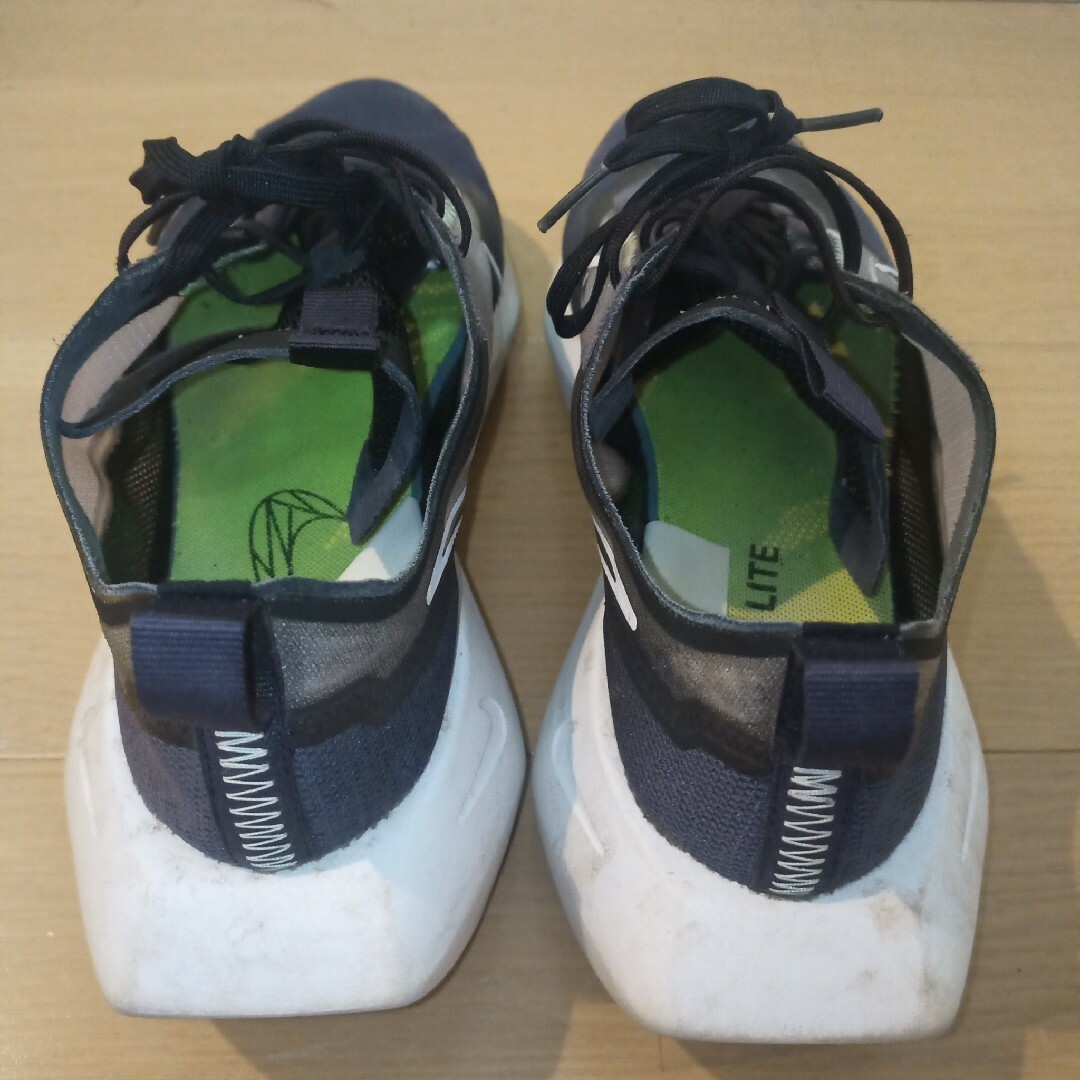 NIKE(ナイキ)のナイキ ビスタ ライトNIKE WMNS VISTA LITEUS10 27 メンズの靴/シューズ(スニーカー)の商品写真