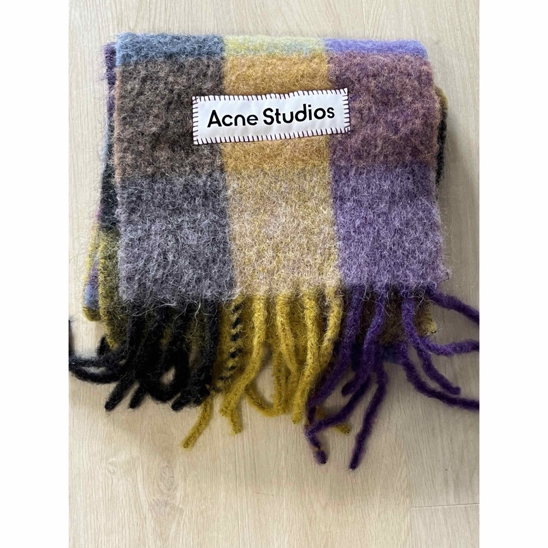 Acne Studios(アクネストゥディオズ)のマフラー レディースのファッション小物(マフラー/ショール)の商品写真