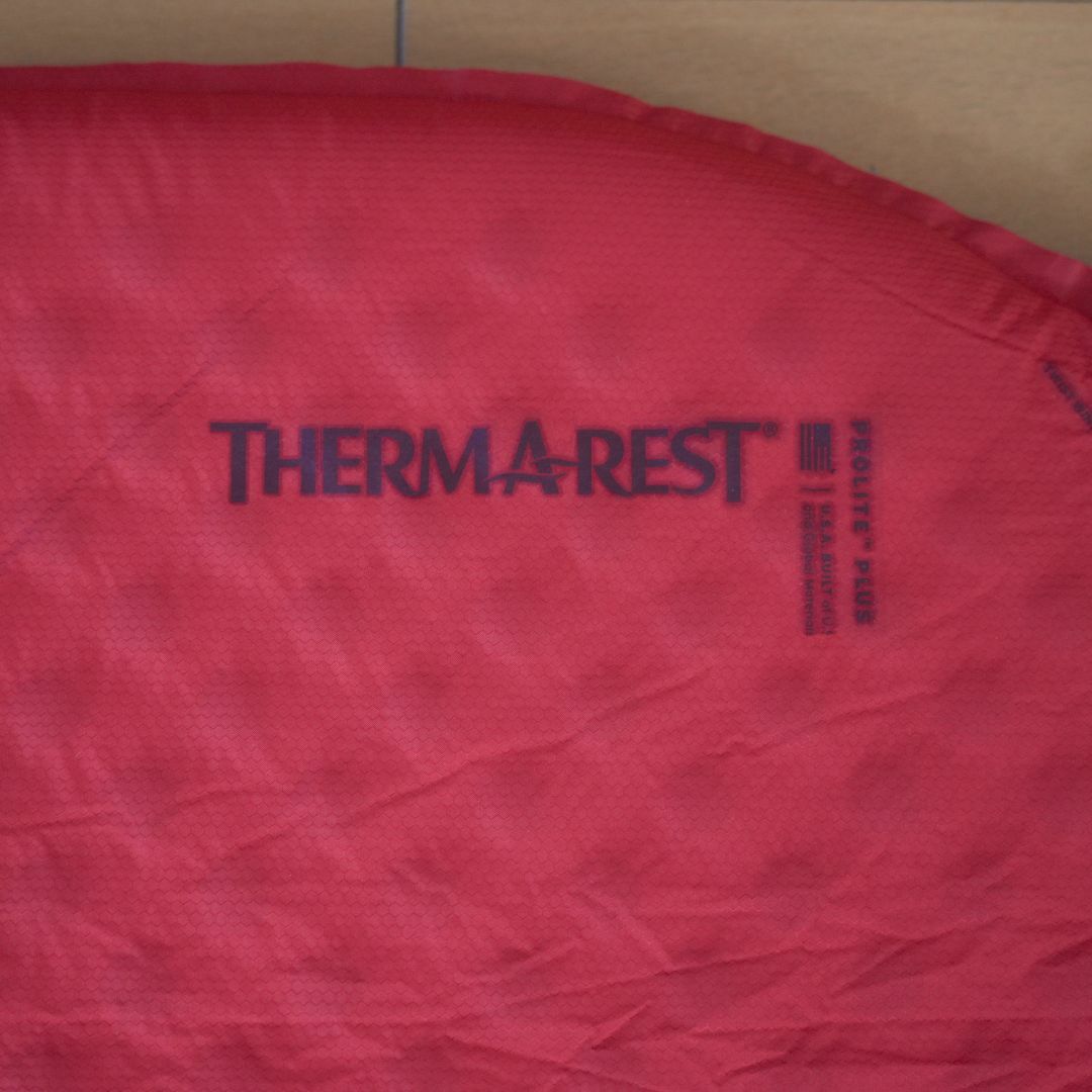 THERMAREST(サーマレスト)のTHERMAREST PROLITE PLUS R プロライトプラス スポーツ/アウトドアのアウトドア(寝袋/寝具)の商品写真