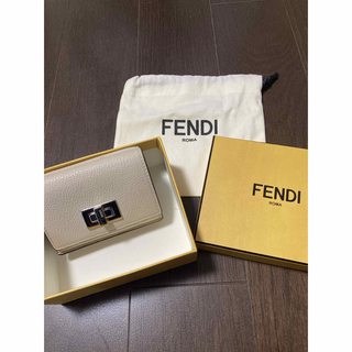 フェンディ(FENDI)のFENDI三つ折り財布　ピーカブー(財布)