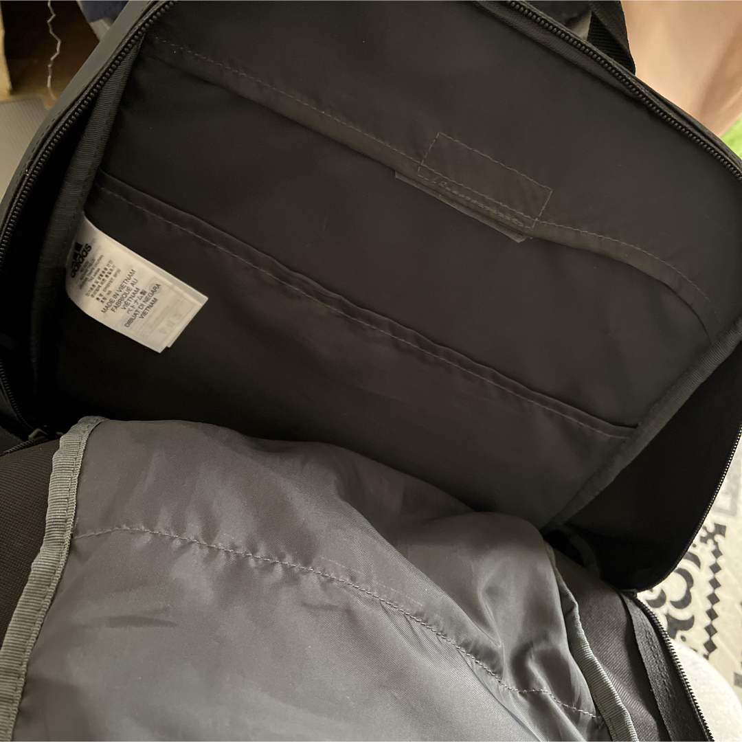 adidas(アディダス)の【期間限定値下げ中】adidasアディダス　バックパック 30L メンズのバッグ(バッグパック/リュック)の商品写真