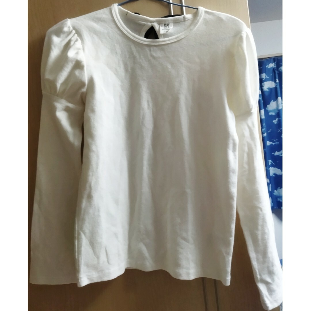 可愛い長袖ホワイトTシャツ　150cm キッズ/ベビー/マタニティのキッズ服女の子用(90cm~)(Tシャツ/カットソー)の商品写真