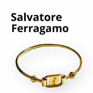 サルヴァトーレフェラガモ(Salvatore Ferragamo)の【特別価格】美品❤︎SalvatoreFerragamoVaraプレートバングル(ブレスレット/バングル)