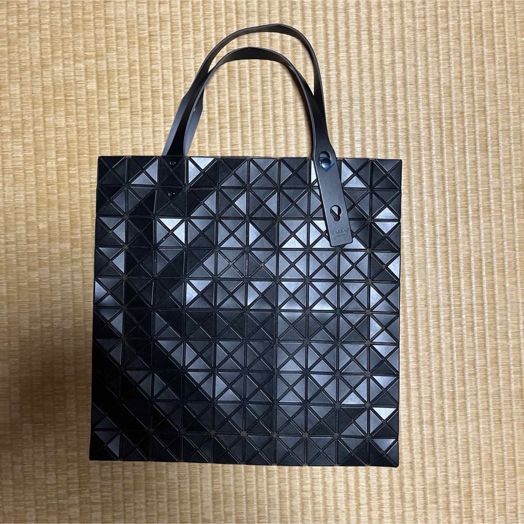 BaoBaoIsseyMiyake(バオバオイッセイミヤケ)のbaobao PRISM MATTE ブラック レディースのバッグ(トートバッグ)の商品写真