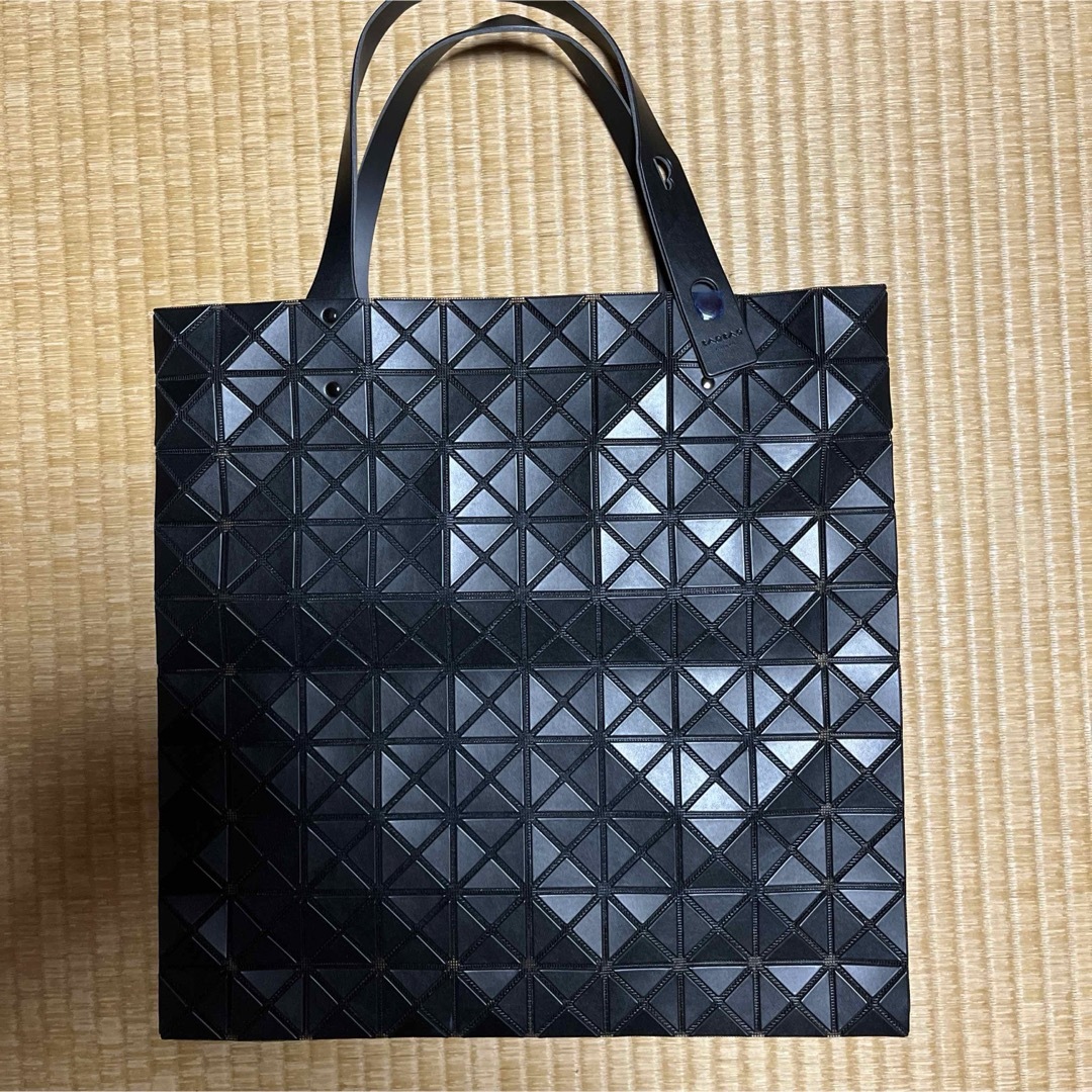 BaoBaoIsseyMiyake(バオバオイッセイミヤケ)のbaobao PRISM MATTE ブラック レディースのバッグ(トートバッグ)の商品写真