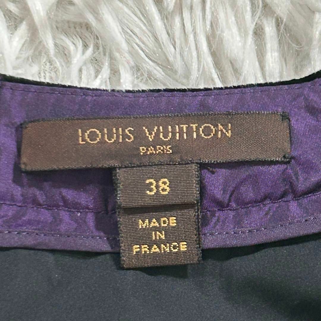 LOUIS VUITTON(ルイヴィトン)のルイヴィトン リボン シルク バックジップ ブラック 高級 モード レディースのトップス(シャツ/ブラウス(半袖/袖なし))の商品写真