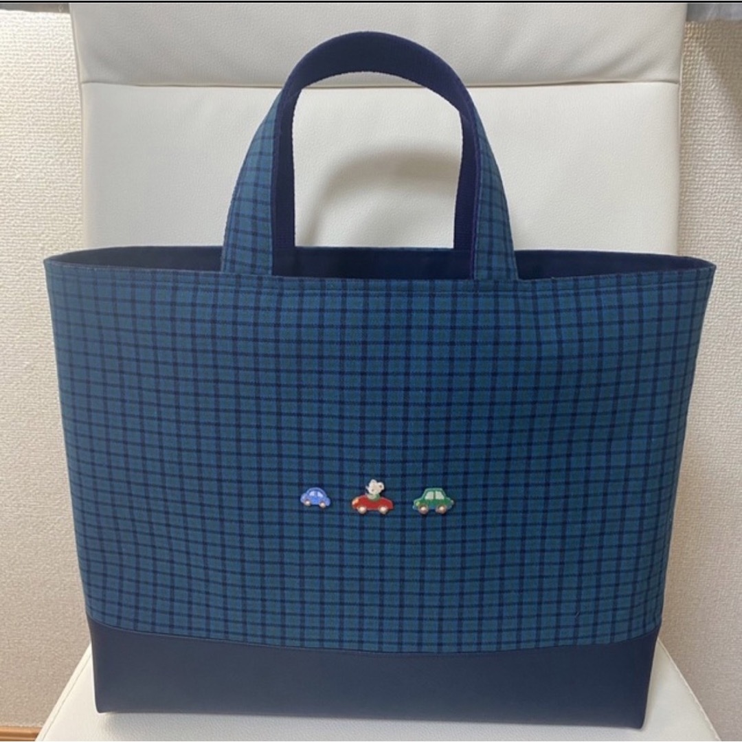 ハンドメイド♡レッスンバッグ♡ファミリアワッペン付き♡A4サイズ♡合皮♡