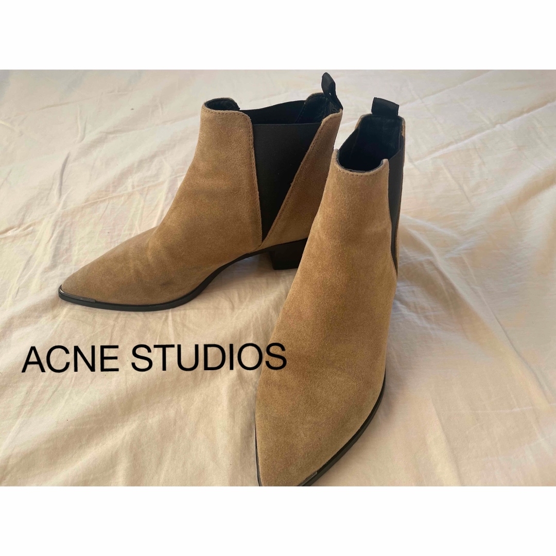 Acne Studios(アクネストゥディオズ)のACNE STUDIOS サイドゴア　ショートブーツ レディースの靴/シューズ(ブーツ)の商品写真