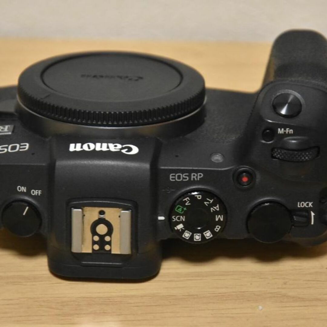 Canon EOS RP ボディ (純正バッテリー・充電器・ストラップ付 Canon EOS RP ボディ (純正バッテリー・充電器・ストラップ付