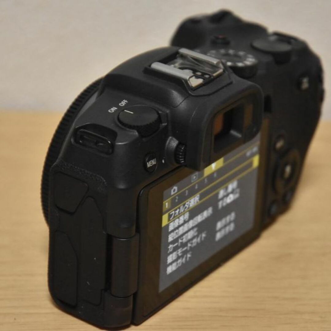 Canon EOS RP ボディ (純正バッテリー・充電器・ストラップ付 Canon EOS RP ボディ (純正バッテリー・充電器・ストラップ付