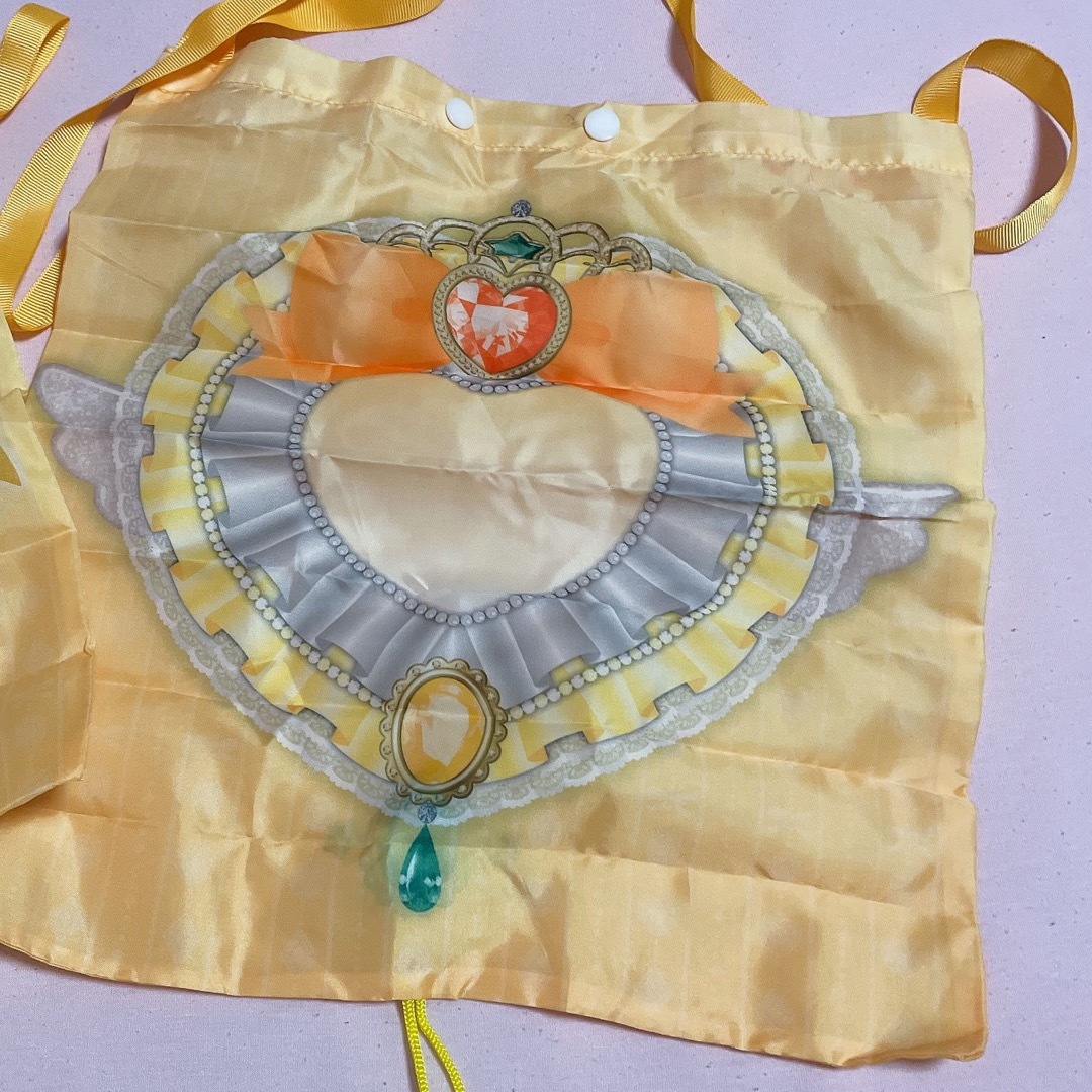 Takara Tomy(タカラトミー)の推しごと袋 うちわショルダーケース イエロー エンタメ/ホビーのおもちゃ/ぬいぐるみ(キャラクターグッズ)の商品写真