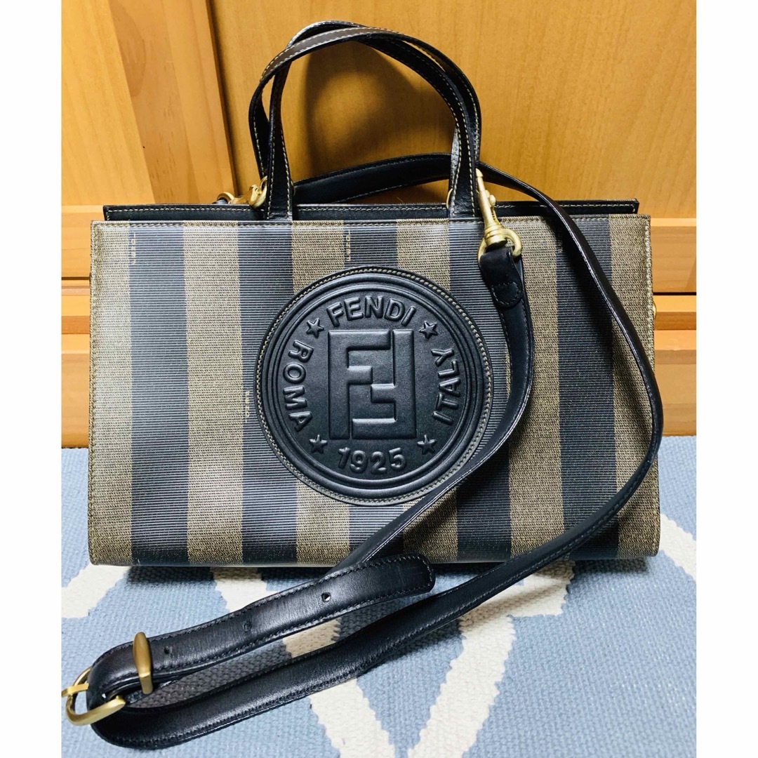 モンクレールラクマNO16美品　ヴィンテージ　FENDI 2way ショルダー　ハンドバッグ　ペカン