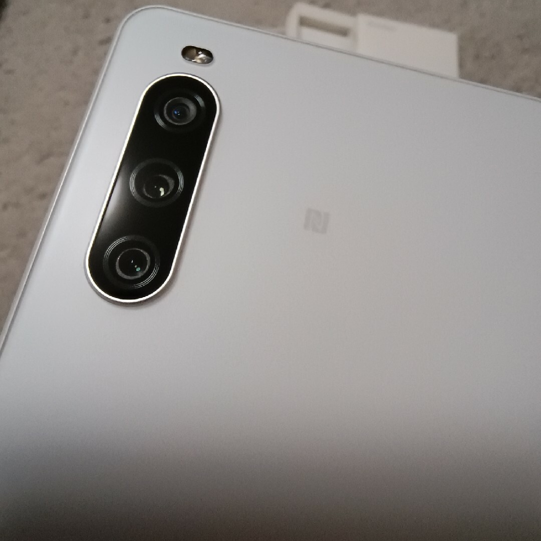 SONY Xperia 10 IV A202SO ホワイト スマホ/家電/カメラのスマートフォン/携帯電話(スマートフォン本体)の商品写真