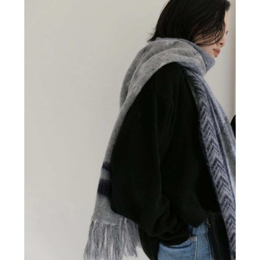 mame 新作 osmanthus motif knitted scarf