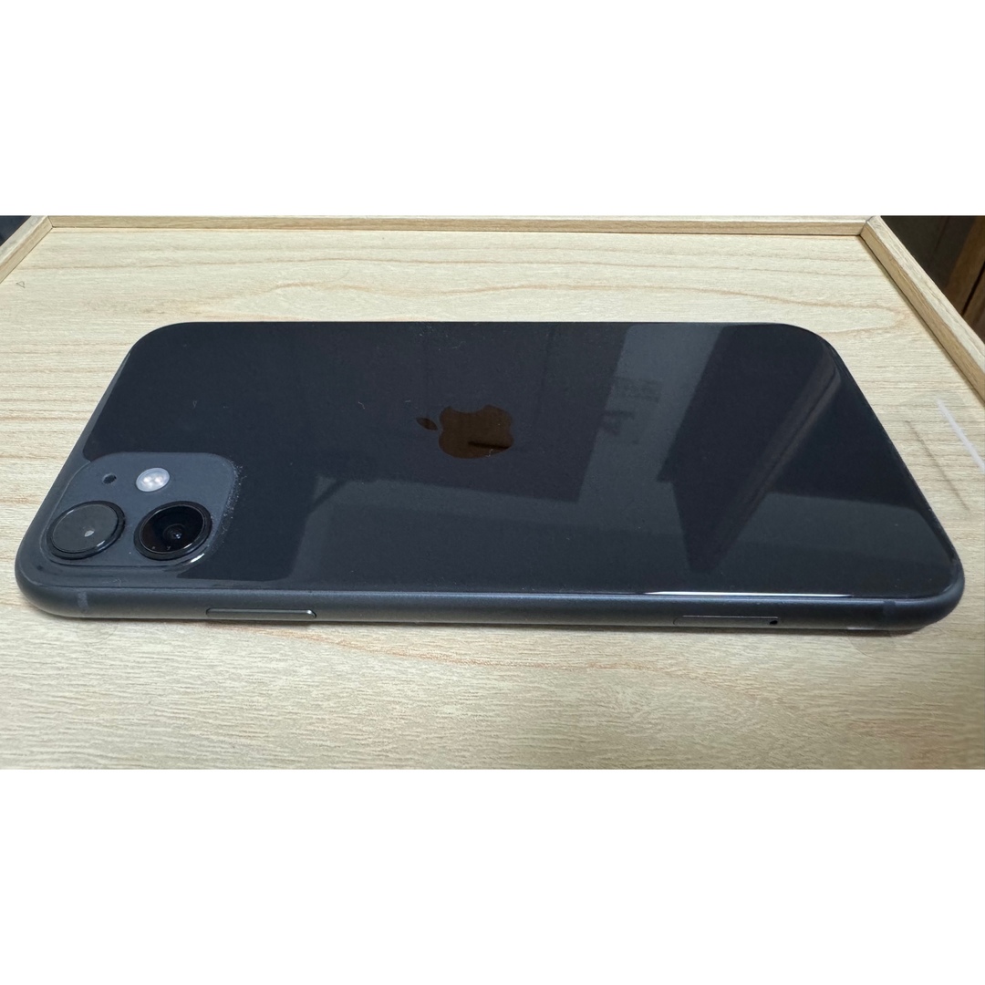 iPhone(アイフォーン)のiPhone11 64GB ブラック　[未使用新品］ スマホ/家電/カメラのスマートフォン/携帯電話(スマートフォン本体)の商品写真