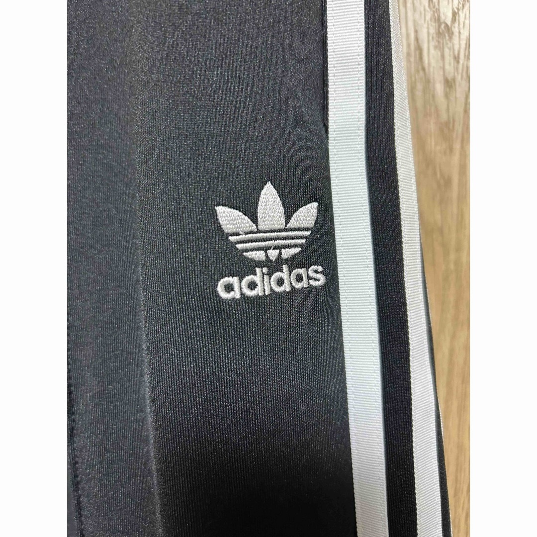 adidas(アディダス)のadidasアディダス  primeblue リラックス ワイドレッグパンツ レディースのパンツ(その他)の商品写真