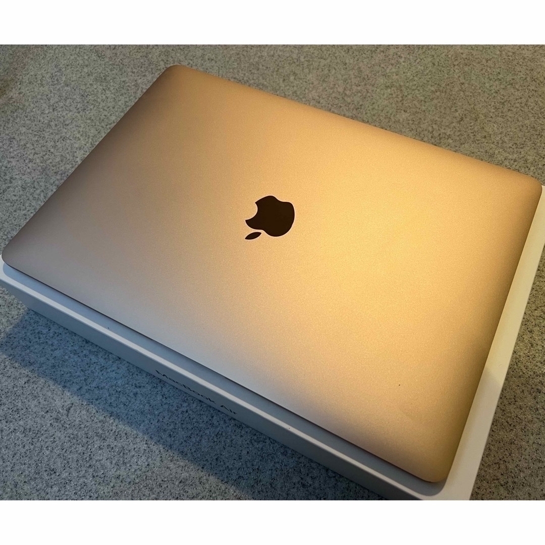 MacBook Air (Retina, 13-inch, 2019) gold