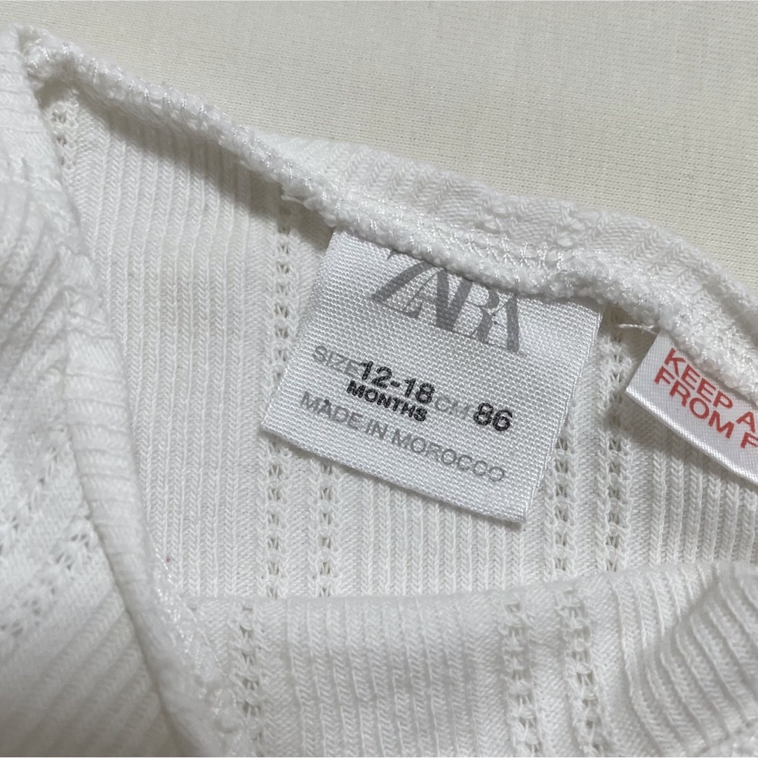 ZARA KIDS(ザラキッズ)の【ベビー・キッズ女の子】フリルトップス キッズ/ベビー/マタニティのキッズ服女の子用(90cm~)(Tシャツ/カットソー)の商品写真