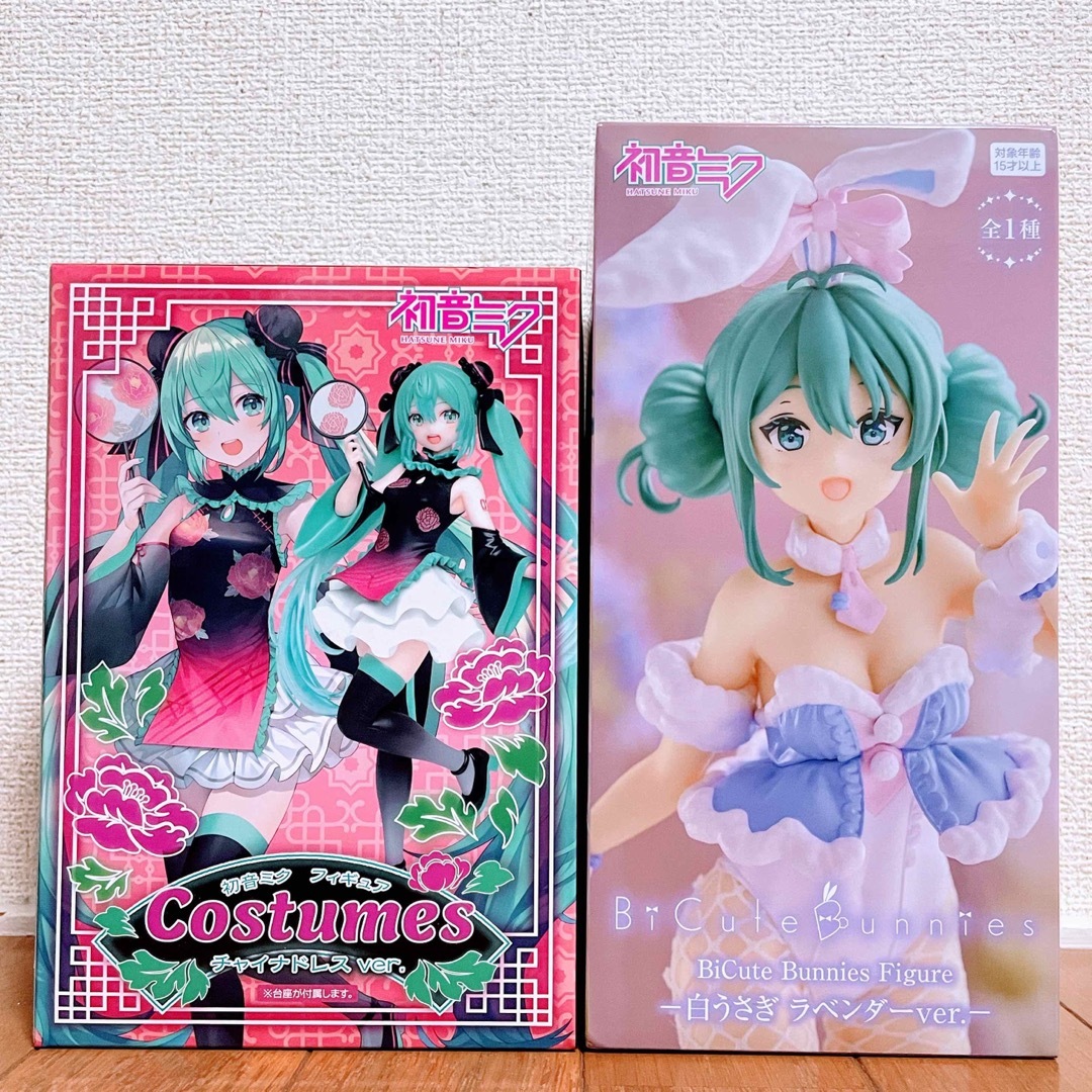 初音ミク　フィギュア　2体　セット　HATSUNEMIKU エンタメ/ホビーのフィギュア(ゲームキャラクター)の商品写真