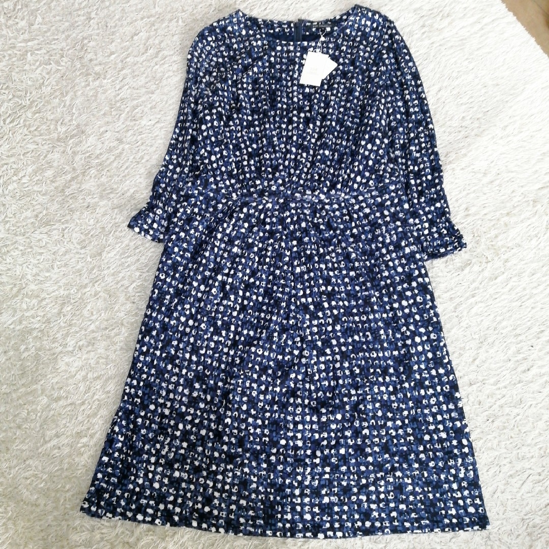 新品未使用タグ【23区】ニジュウサンク ワンピース総柄 大きいサイズ44