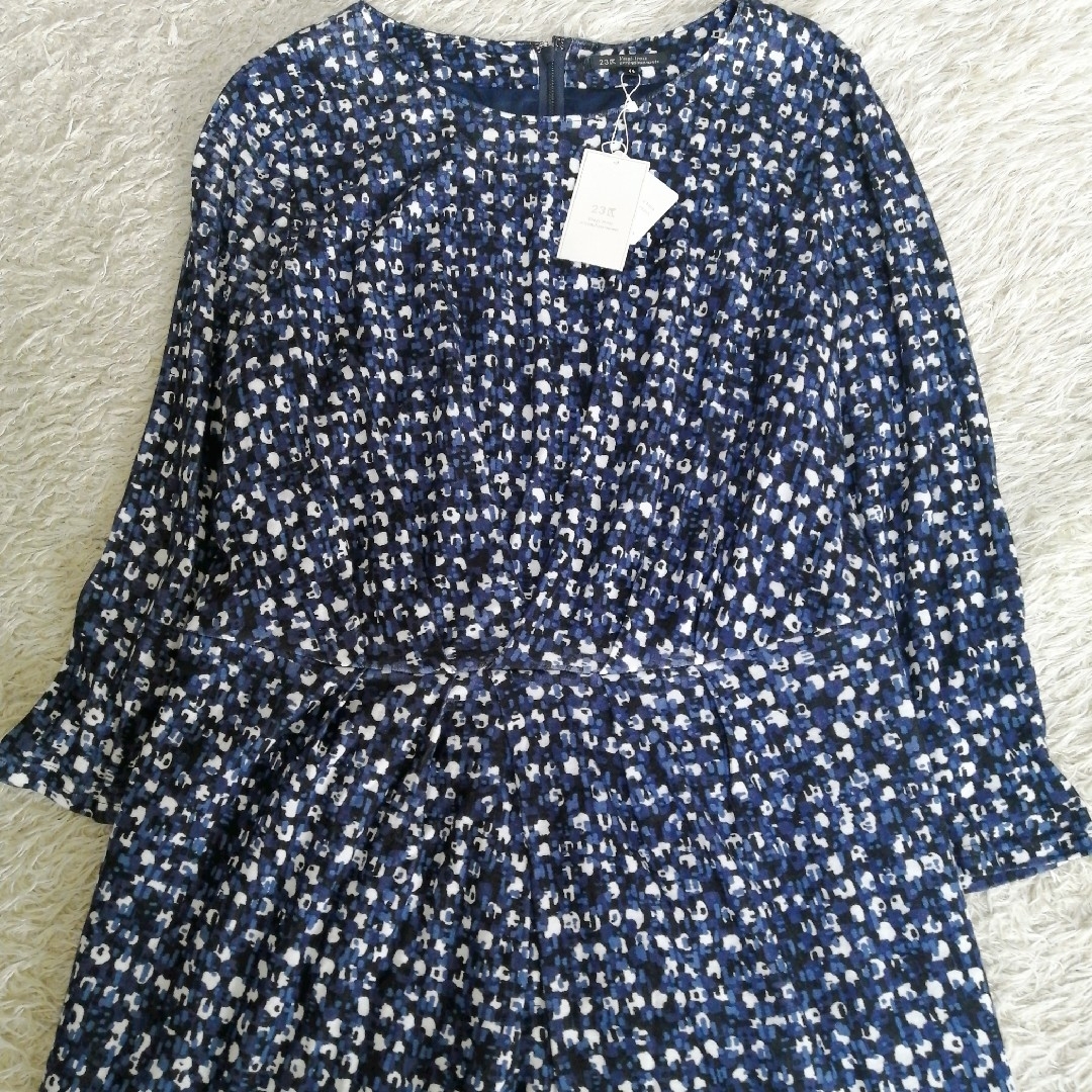 新品未使用タグ【23区】ニジュウサンク ワンピース総柄 大きいサイズ44