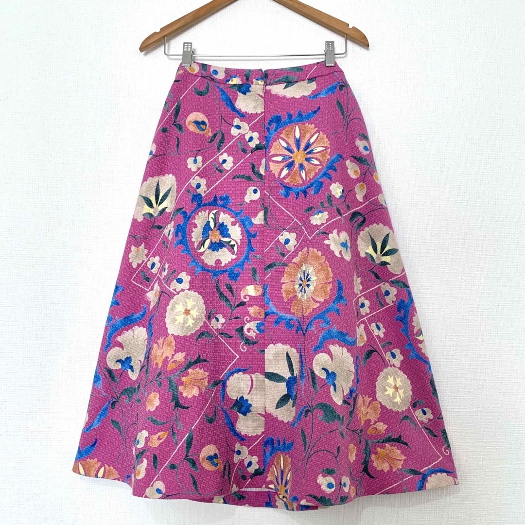 Lily Brown(リリーブラウン)のLily Brownリリーブラウン/お花総柄フレアスカート立体生地 上品 レディースのスカート(ひざ丈スカート)の商品写真