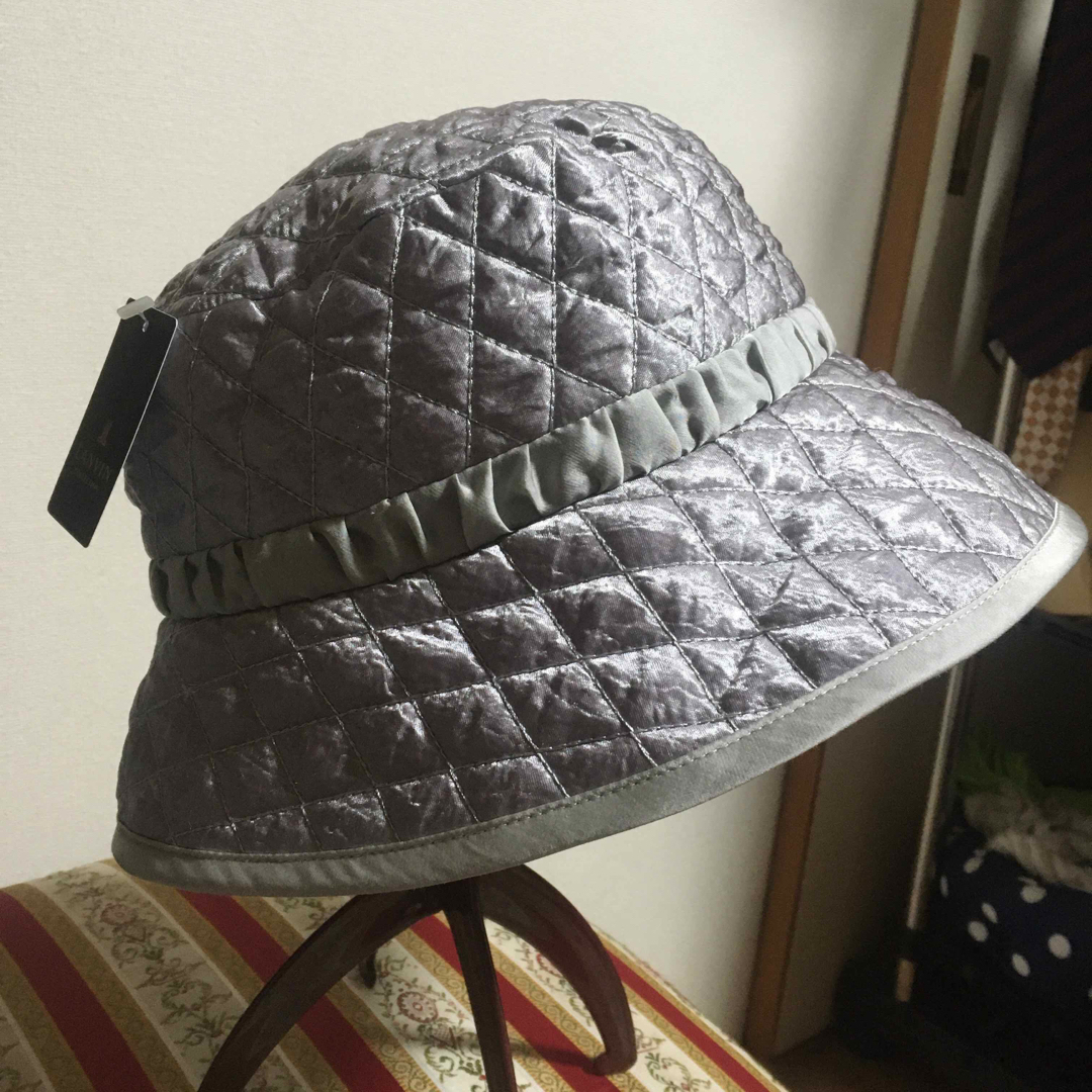 LANVIN COLLECTION(ランバンコレクション)のLANVIN COLLECTION ランバン キルティング帽子 シルバー レディースの帽子(ハット)の商品写真