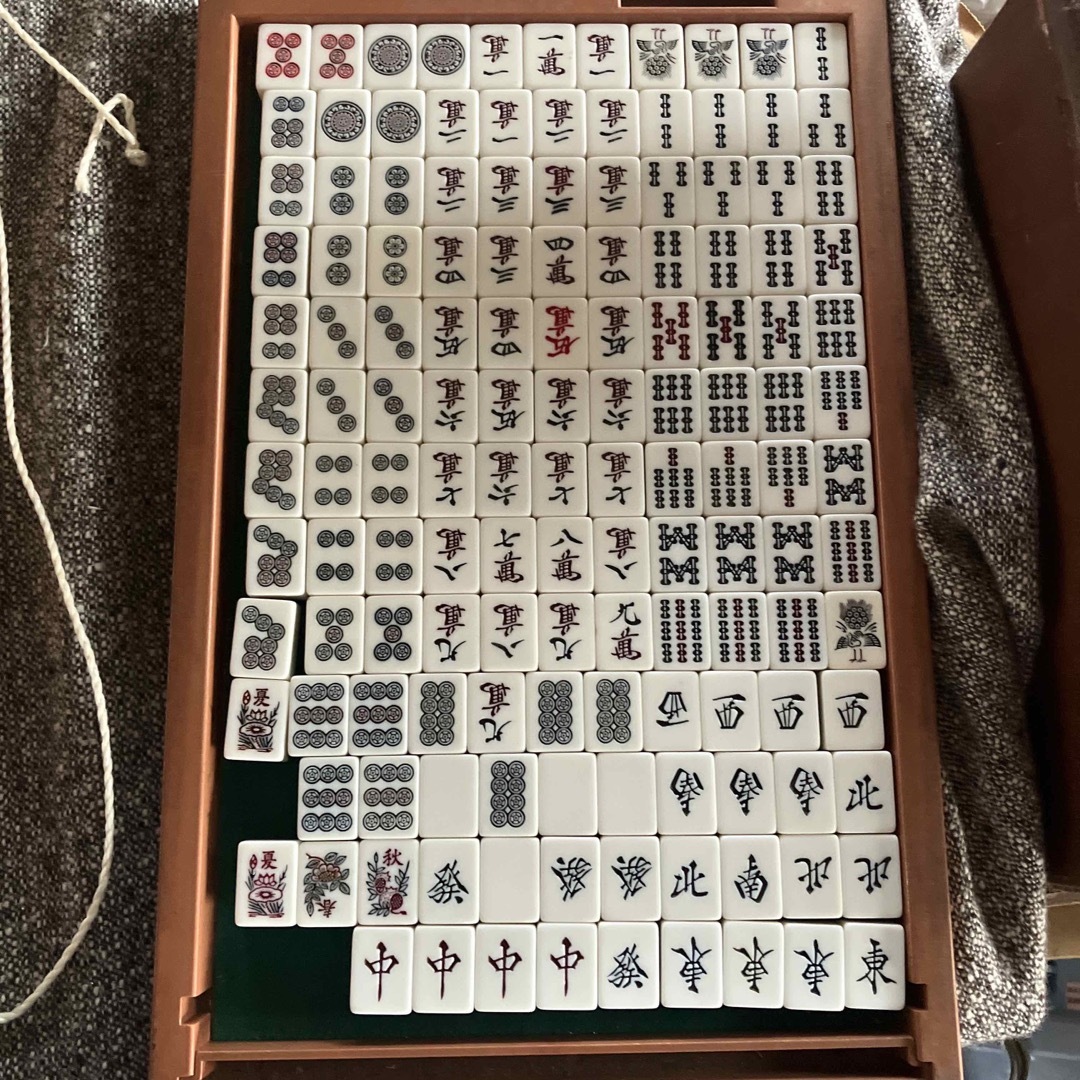 全自動雀卓牌 5つセット DOME用のみ新品 他四つは中古 タカラ 全自動雀卓牌 5つセット DOME用のみ新品 他四つは中古 タカラ