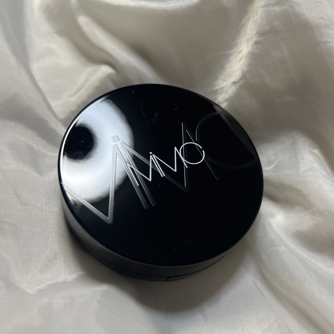MiMC(エムアイエムシー)のMIMC ミネラルリキッドリーファンデーションA コスメ/美容のベースメイク/化粧品(ファンデーション)の商品写真
