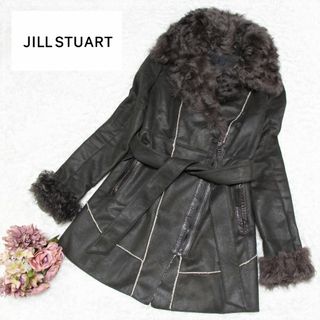 ジルスチュアート(JILLSTUART)のジルスチュアート　ラムファーコート　ベルテッド　レザー調　裏ボア　S　ブラウン茶(ロングコート)