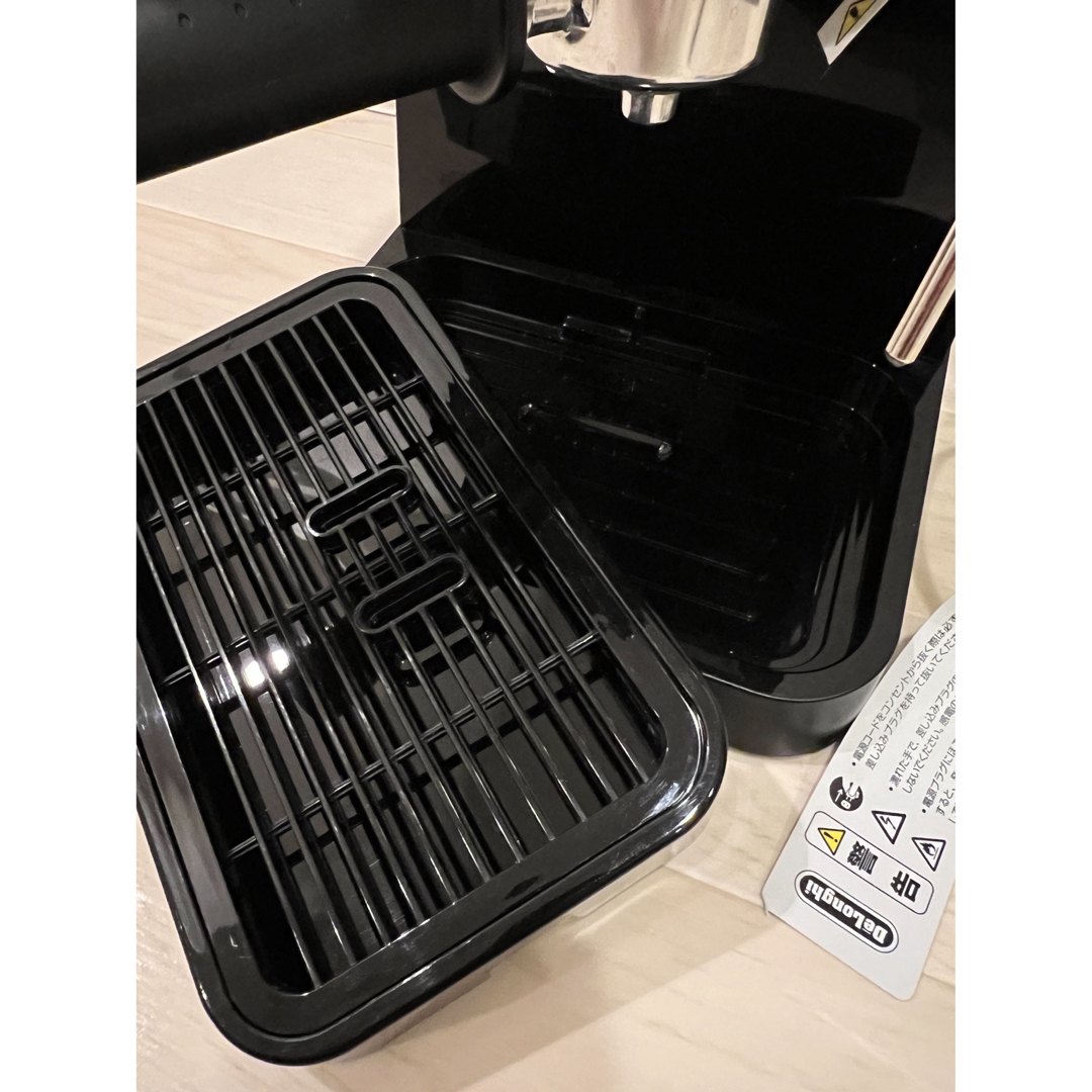 DeLonghi(デロンギ)のデロンギ　エスプレッソメーカー スティローザ EC235J-BK スマホ/家電/カメラの調理家電(エスプレッソマシン)の商品写真