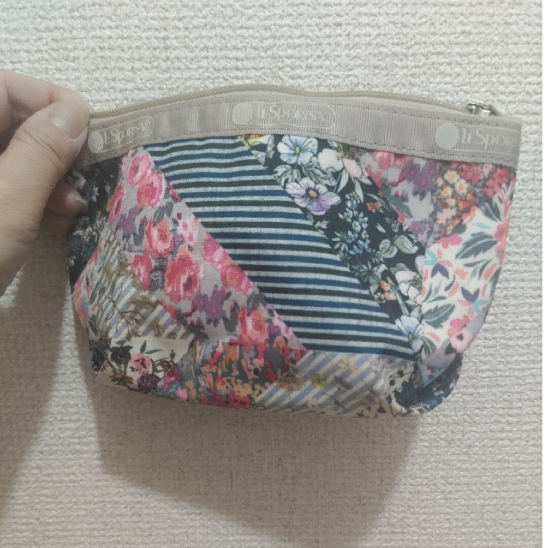 LeSportsac(レスポートサック)のレスポートサックポーチ レディースのファッション小物(ポーチ)の商品写真