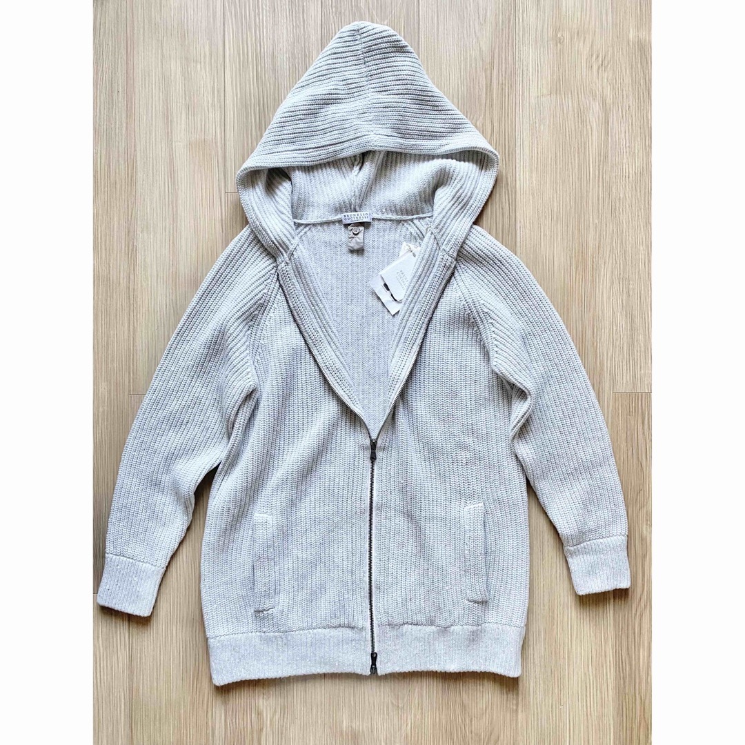 BRUNELLO CUCINELLI(ブルネロクチネリ)の新品 ブルネロクチネリ ブルネロ カシミア ニット ダウン コート ジャケット レディースのジャケット/アウター(ダウンコート)の商品写真