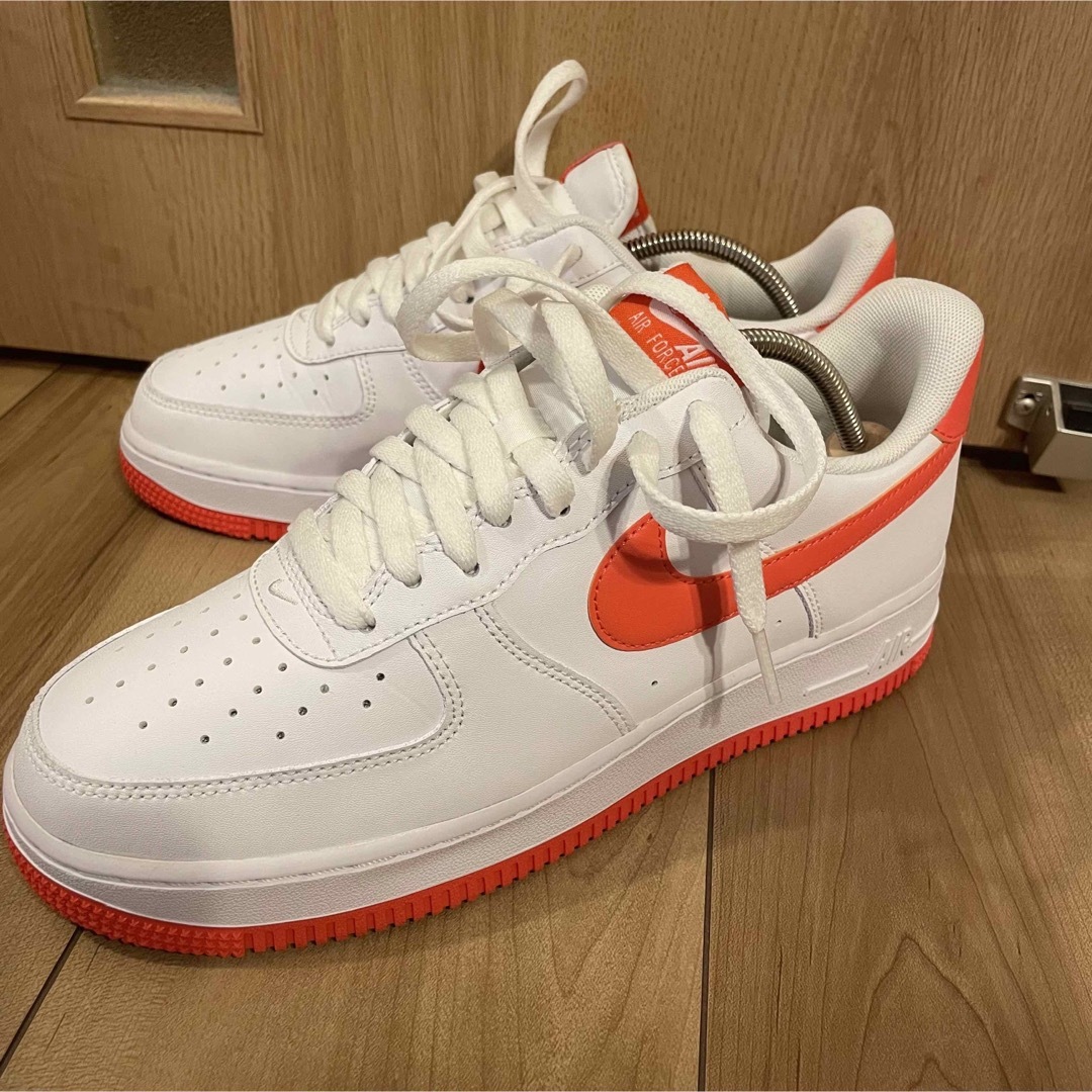 NIKE(ナイキ)のNike Air Force 1 Low 07 "White/Orange メンズの靴/シューズ(スニーカー)の商品写真