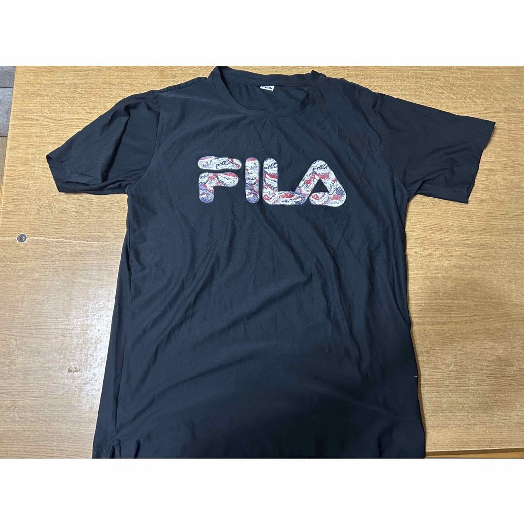 FILA(フィラ)のFILA 黒ロゴTシャツ　L フィラ メンズのトップス(Tシャツ/カットソー(半袖/袖なし))の商品写真