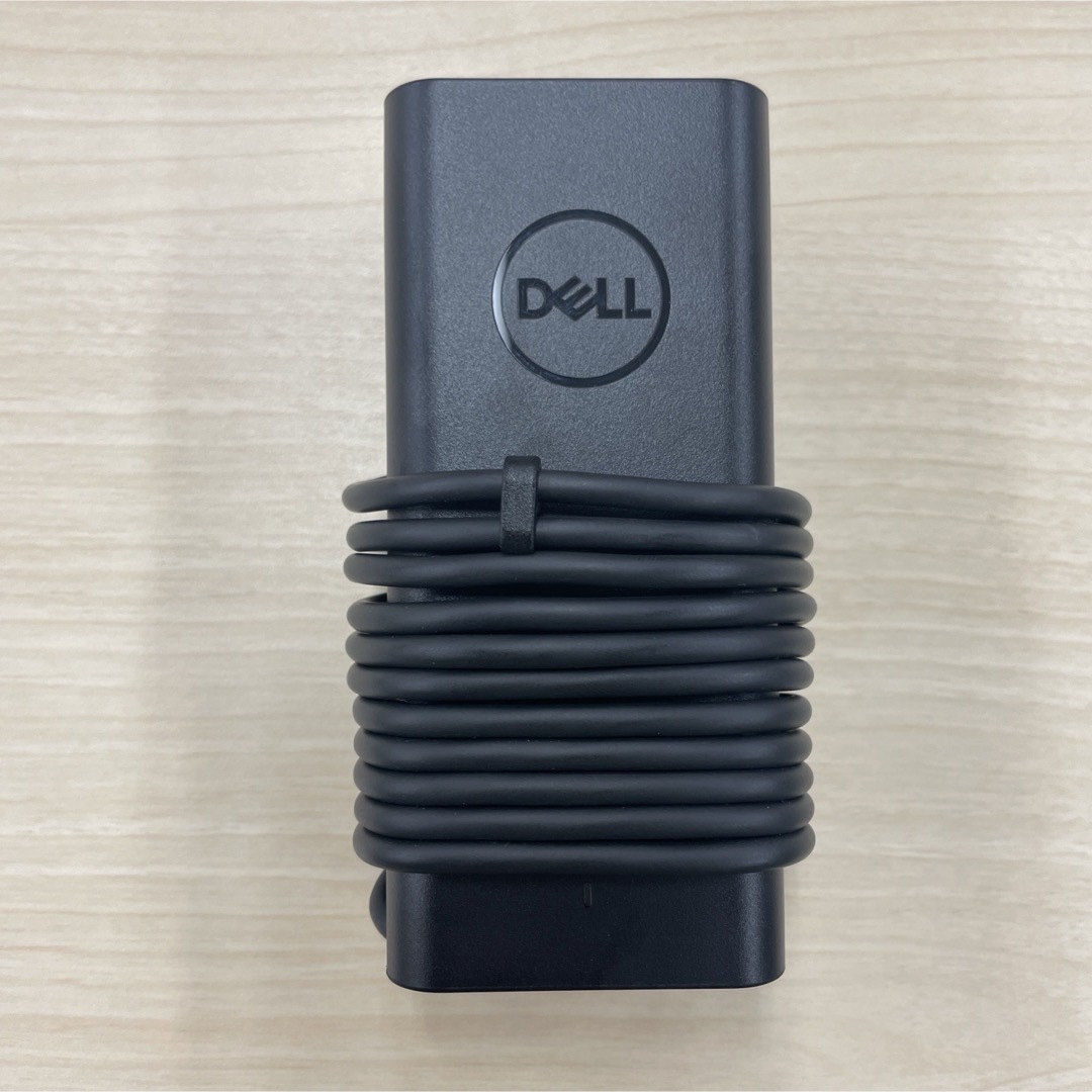 DELL(デル)の【美品】DELL ACアダプタ 65W Type-c スマホ/家電/カメラのPC/タブレット(PC周辺機器)の商品写真