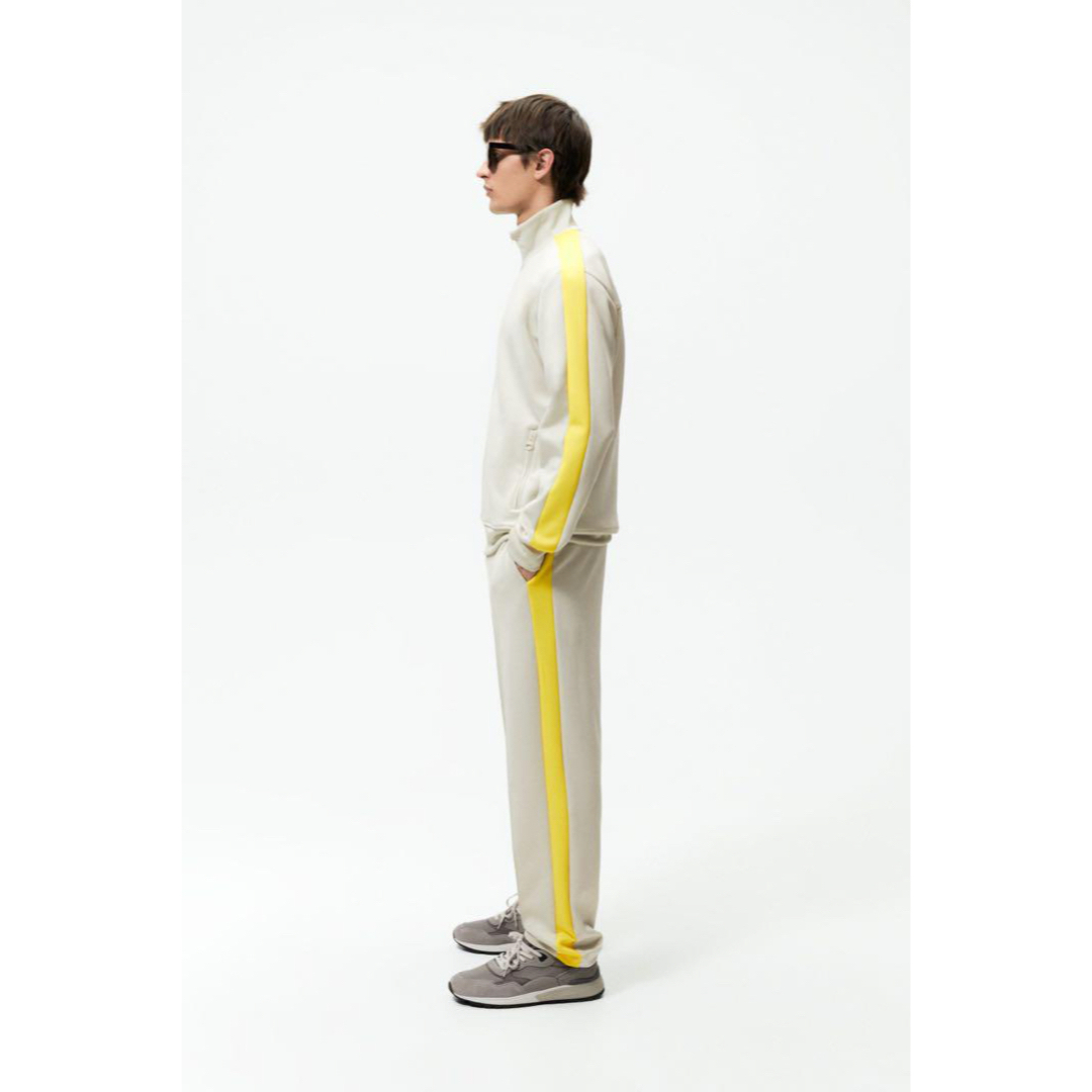 ZARA(ザラ)のZARA JOGGING TROUSERS WITH STRIPE DETAIL メンズのパンツ(その他)の商品写真