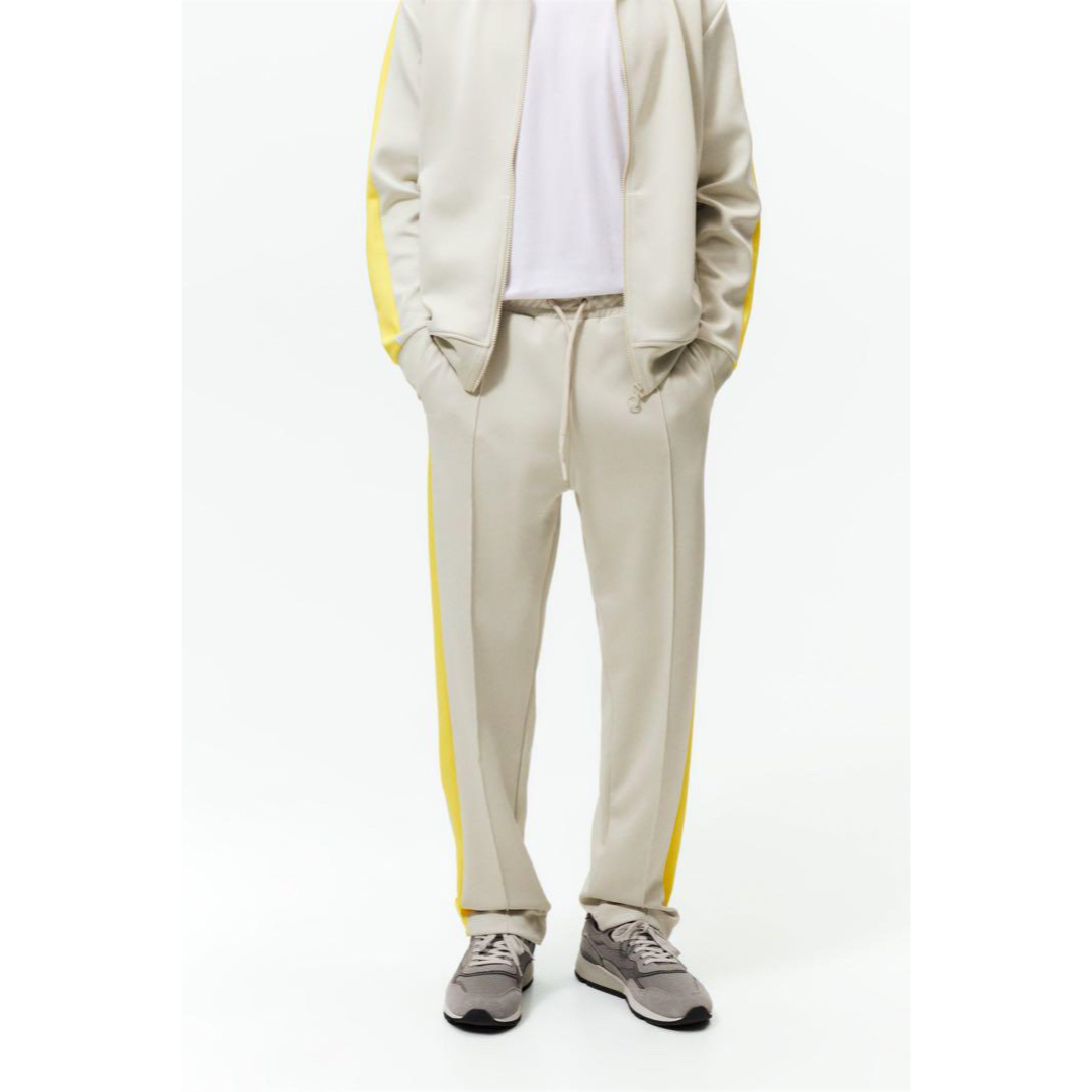 ZARA(ザラ)のZARA JOGGING TROUSERS WITH STRIPE DETAIL メンズのパンツ(その他)の商品写真